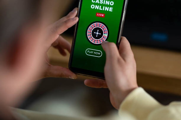 Live blackjack table with multi-camera feed and dealer on indokasino heylink